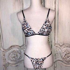 ZAFUL NWOT Animal Print String Bikini in Blues, Pinks, and Black Size 4